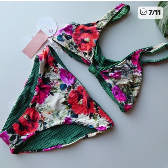 PQ Swim Reversable Floral and Ribbed Green Bikini Size Small - Picture 10 of 10
